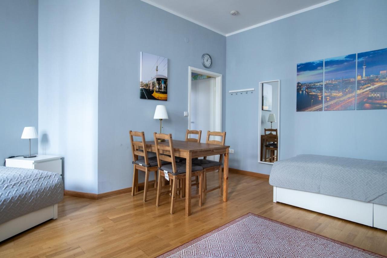 Alt-Berliner Eckkneipe - "Feuchte Ecke" Apartment Luaran gambar