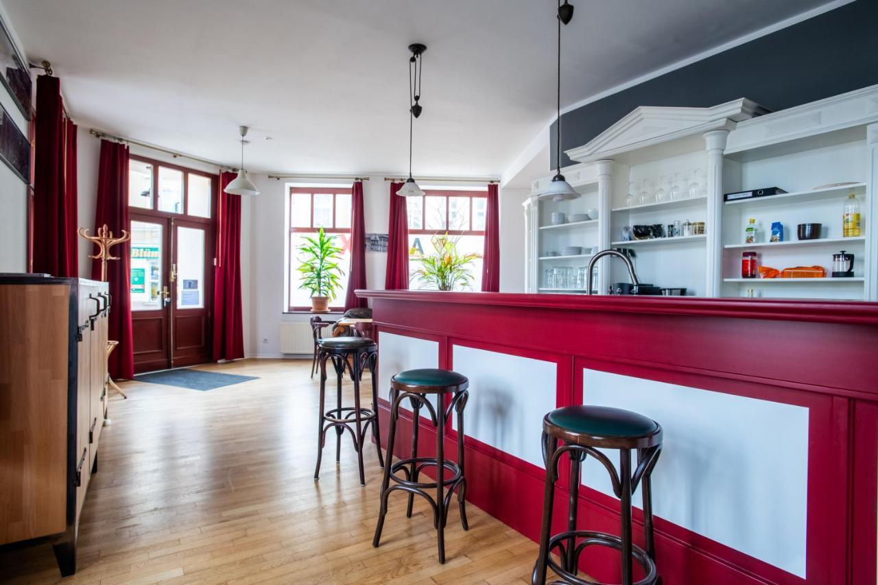 Alt-Berliner Eckkneipe - "Feuchte Ecke" Apartment Luaran gambar