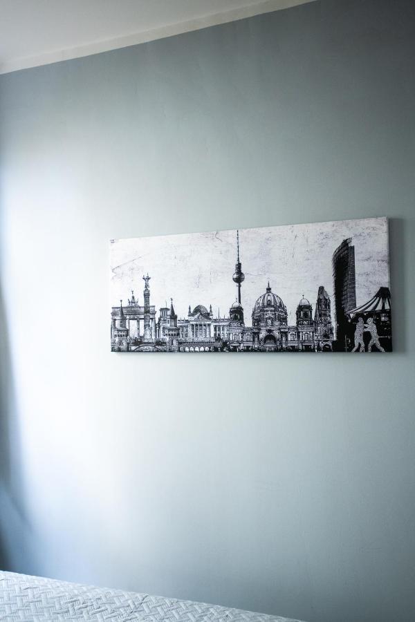 Alt-Berliner Eckkneipe - "Feuchte Ecke" Apartment Luaran gambar